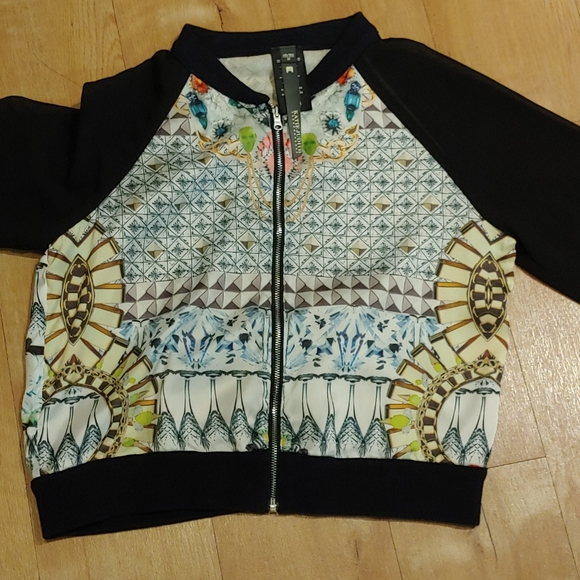 Katie Judith Light weight Crop Bomber - Picture 3 of 7